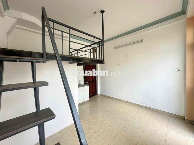 GÁC BAN CÔNG NGAY CÔNG VIÊN GIA ĐỊNH-SÂN BAY-BỆNH VIỆN 175-PHÚ NHUẬN