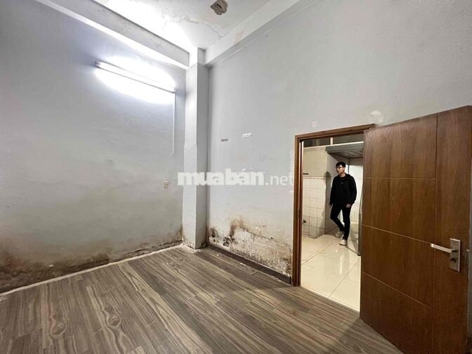Cho thuê mặt bằng siêu rộng có 2 chỗ ngủ ở Bùi Văn Ba, Q7