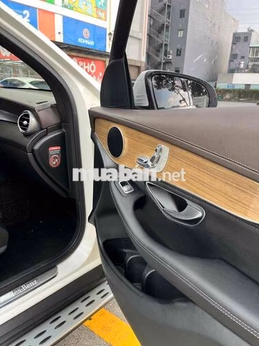 Mercedes-Benz GLC 250 2016 Trắng 5 chỗ