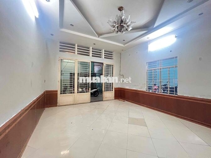 Cho thuê mặt bằng siêu rộng có 2 chỗ ngủ ở Bùi Văn Ba, Q7