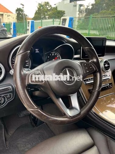 Mercedes-Benz GLC 250 2016 Trắng 5 chỗ