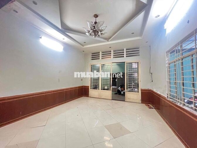 Cho thuê mặt bằng siêu rộng có 2 chỗ ngủ ở Bùi Văn Ba, Q7