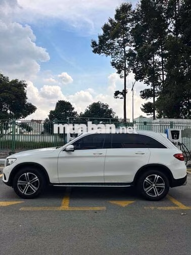 Mercedes-Benz GLC 250 2016 Trắng 5 chỗ