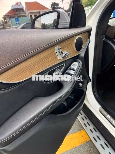 Mercedes-Benz GLC 250 2016 Trắng 5 chỗ