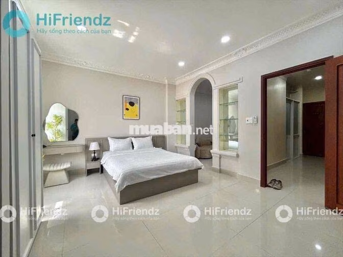 Toà nhà Thang Máy, Hầm xe rộng rãi, 40m2 full Nội thất