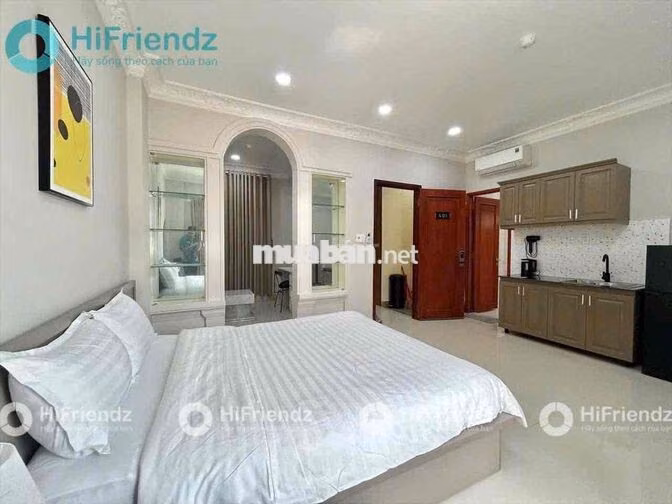 Toà nhà Thang Máy, Hầm xe rộng rãi, 40m2 full Nội thất