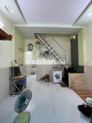 Cho thuê nhà nguyên căn hẻm xe hơi gần cao đẳng VinaTex