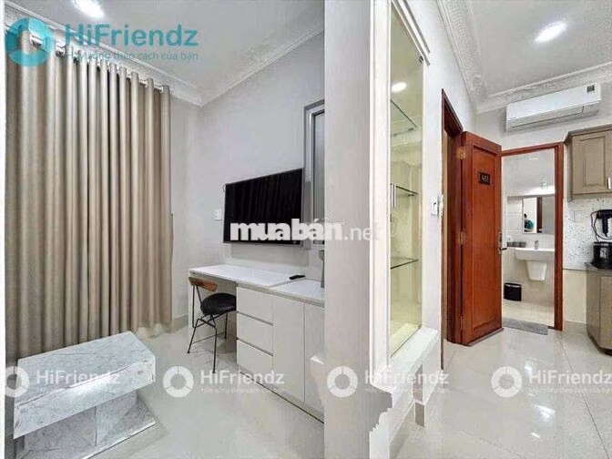 Toà nhà Thang Máy, Hầm xe rộng rãi, 40m2 full Nội thất