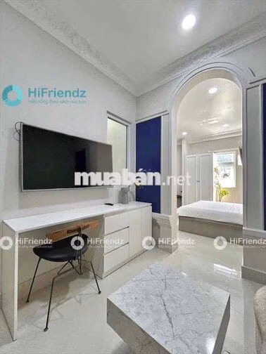 Toà nhà Thang Máy, Hầm xe rộng rãi, 40m2 full Nội thất