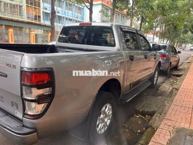 Ford Ranger XLS SX 2017 Số sàn Bạc