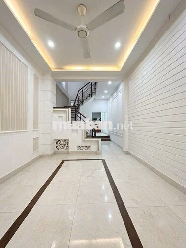 NHÀ TRỐNG SẠCH- 15E Phạm Văn Hai, P1, TB- 4x20m, 4 Tầng, 320m2