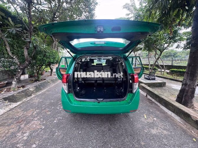 Toyota Innova E 2018 Xanh
