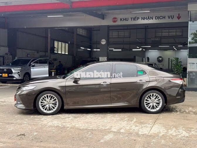 TOYOTA CAMRY 2.5Q 2021 - THƯƠNG LƯỢNG