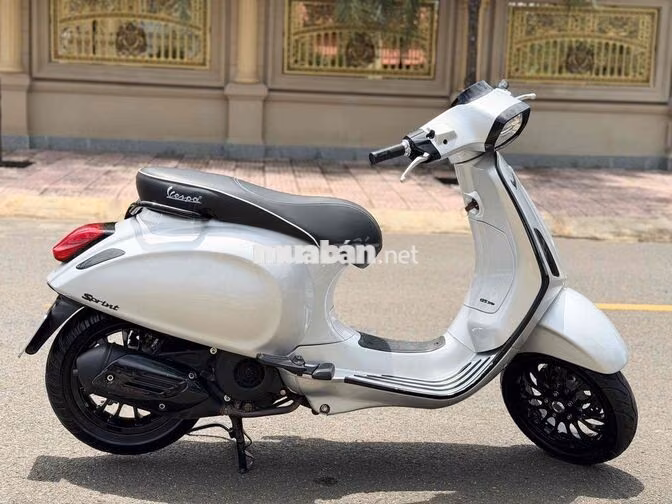 Chính chủ phố VESPA_UP_LED - Màu cực đẹp