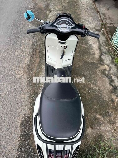 Piaggio Vespa Sprint 2018 iGet Trắng