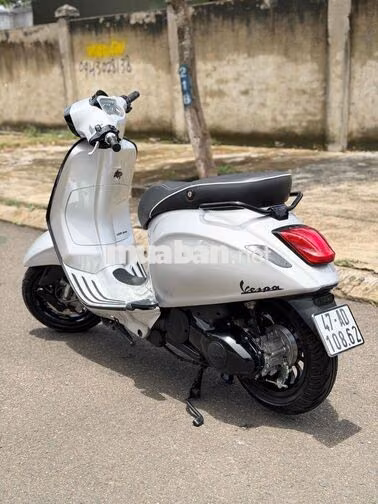 Chính chủ phố VESPA_UP_LED - Màu cực đẹp