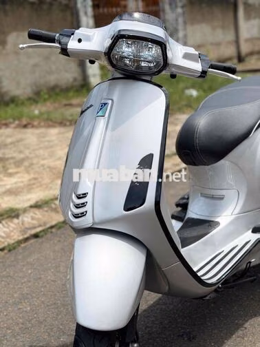Chính chủ phố VESPA_UP_LED - Màu cực đẹp
