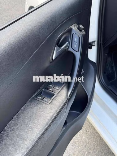 Volkswagen Polo 2018 Trắng 60000 km