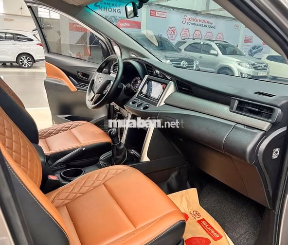 Innova 2.0E 2022 Đồng Ánh Kim - Chính hãng Toyota