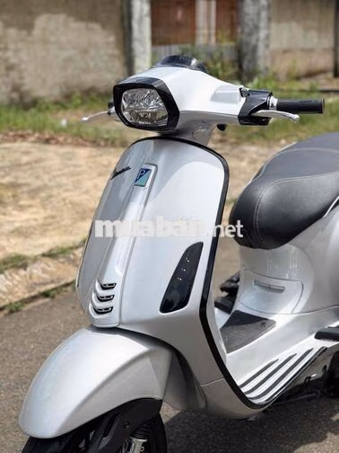 Chính chủ phố VESPA_UP_LED - Màu cực đẹp