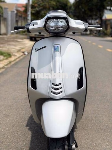 Chính chủ phố VESPA_UP_LED - Màu cực đẹp