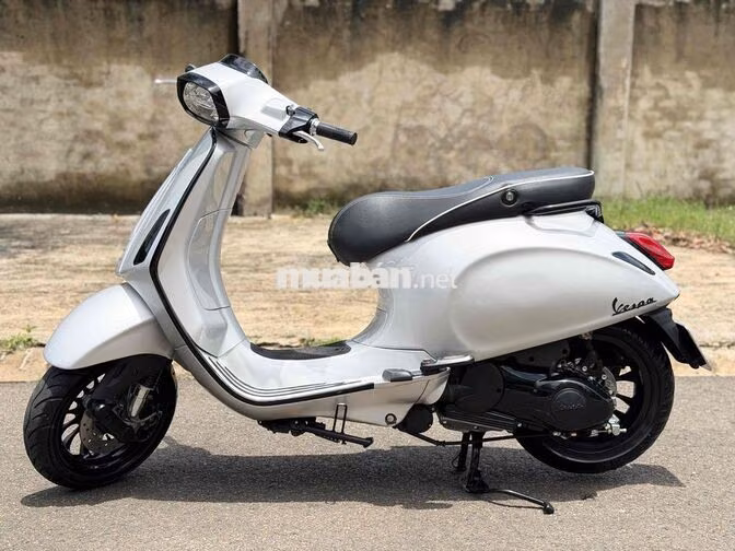 Chính chủ phố VESPA_UP_LED - Màu cực đẹp