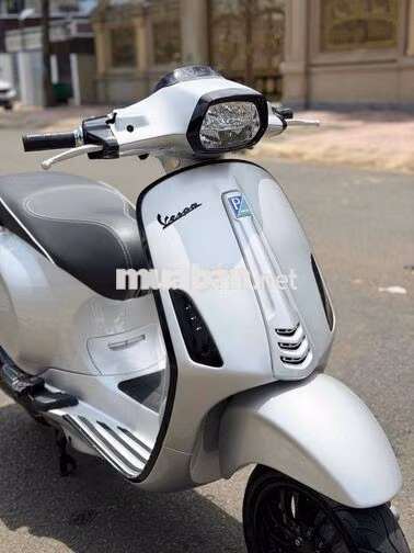 Chính chủ phố VESPA_UP_LED - Màu cực đẹp