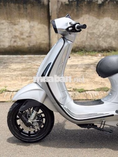 Chính chủ phố VESPA_UP_LED - Màu cực đẹp