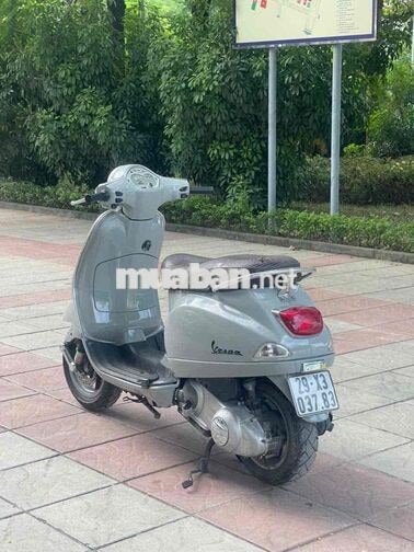 Piaggio Vespa 125 ie Xám xi măng
