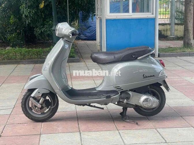 Piaggio Vespa 125 ie Xám xi măng