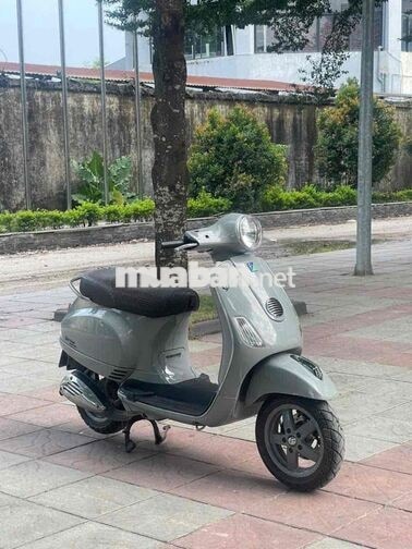 Piaggio Vespa 125 ie Xám xi măng