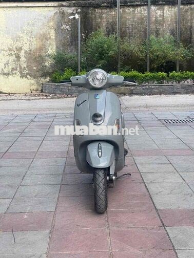 Piaggio Vespa 125 ie Xám xi măng