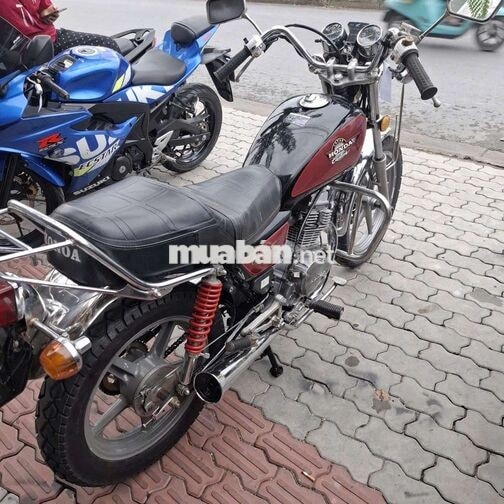 Honda Custom 125 côn tay Đen, Đỏ