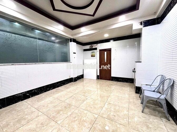 CHO MẶT BẰNG KINH DOANH Ở ĐƯỢC NGAY ĐẦM SEN - LẠC LONG QUÂN