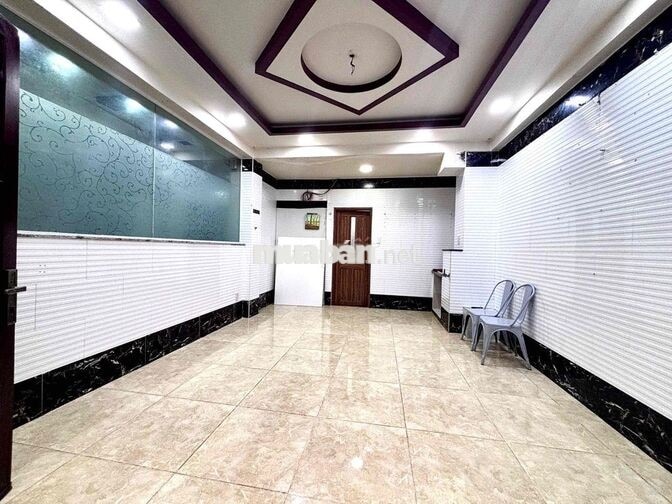 CHO MẶT BẰNG KINH DOANH Ở ĐƯỢC NGAY ĐẦM SEN - LẠC LONG QUÂN