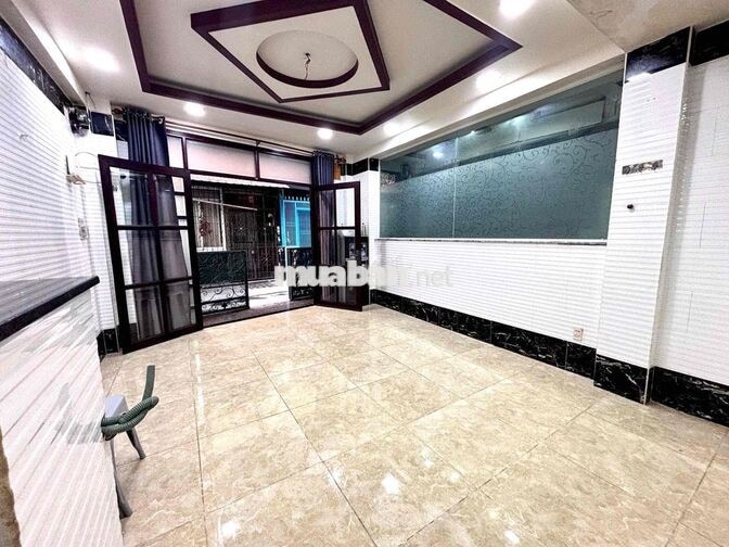 CHO MẶT BẰNG KINH DOANH Ở ĐƯỢC NGAY ĐẦM SEN - LẠC LONG QUÂN