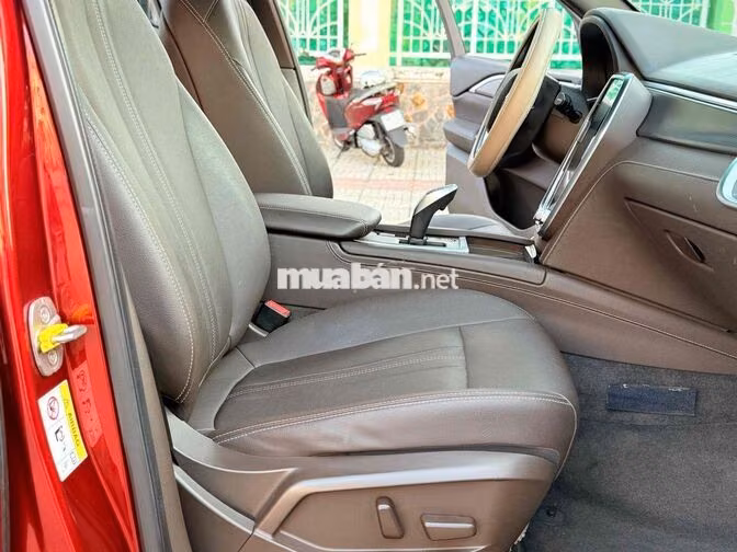 VinFast Lux SA 2.0 Turbo 2019 Base Đỏ 71.000km