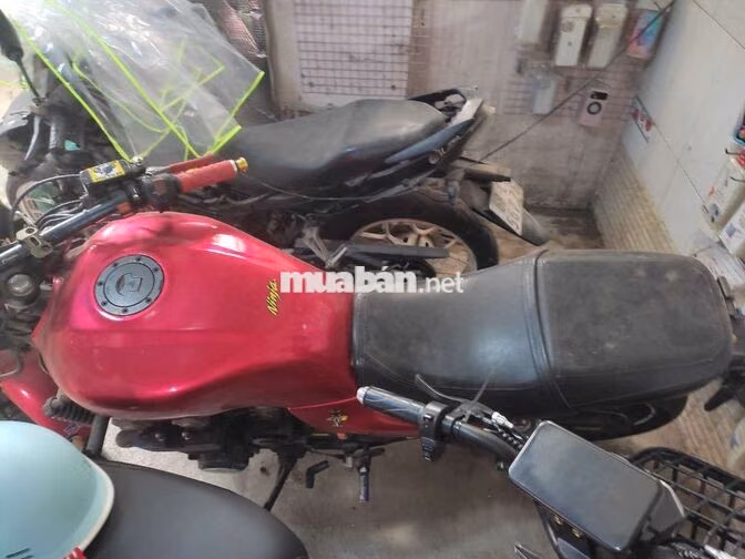 Honda CB 750 côn tay màu Đỏ