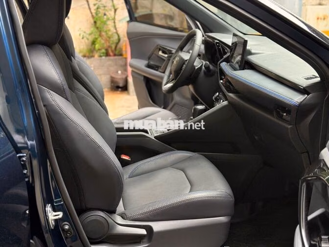 Toyota Yaris Cross 2025 1.5V Xanh, đen 14.294km