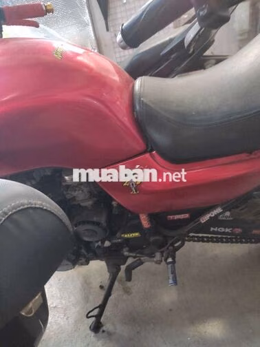 Honda CB 750 côn tay màu Đỏ