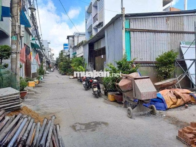 Cho thuê kho xưởng 200m2 hẻm xe tải Nguyễn Văn Quá 10tr/tháng