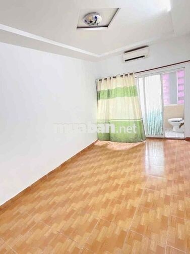 #2TR6 - sẵn Máy lạnh và thang máy