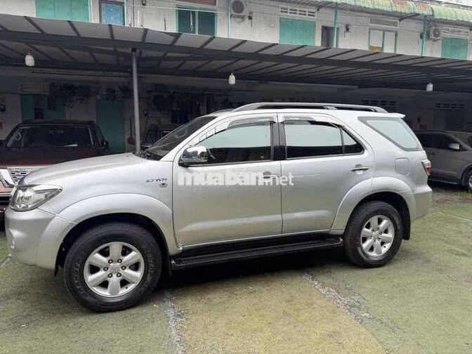 Toyota Fortuner 2011 2 cầu Số tự động Xăng Bạc