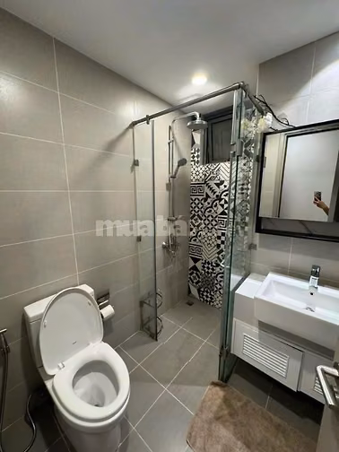 Mặt bằng kinh doanh C/c  Nguyễn Sỹ Sách 120m2,2p ngủ, sẵn máy lạnh, GI