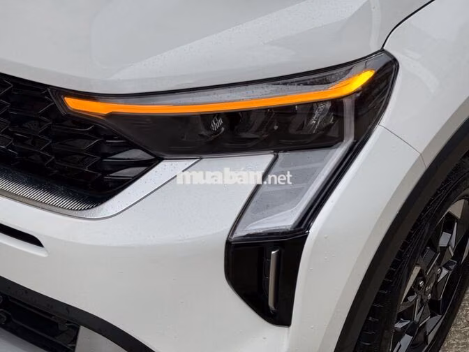 KIA SONET LUXURY 2024 – TRẮNG – ODO 16.000 KM ✅