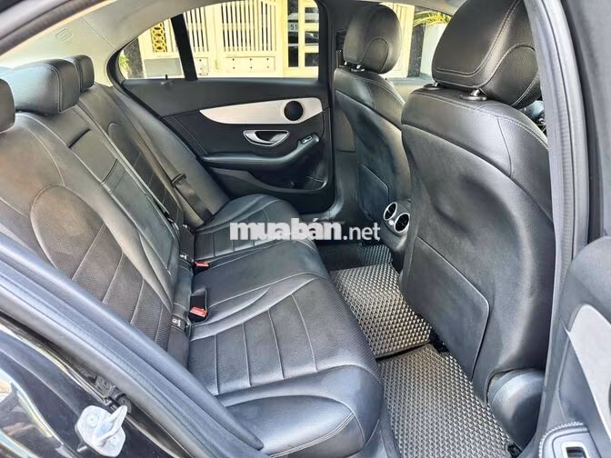 Mercedes-Benz C180 2020 Đen Tự động 60000 km
