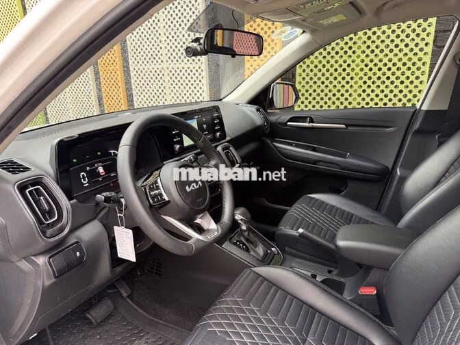 KIA SONET LUXURY 2024 – TRẮNG – ODO 16.000 KM ✅