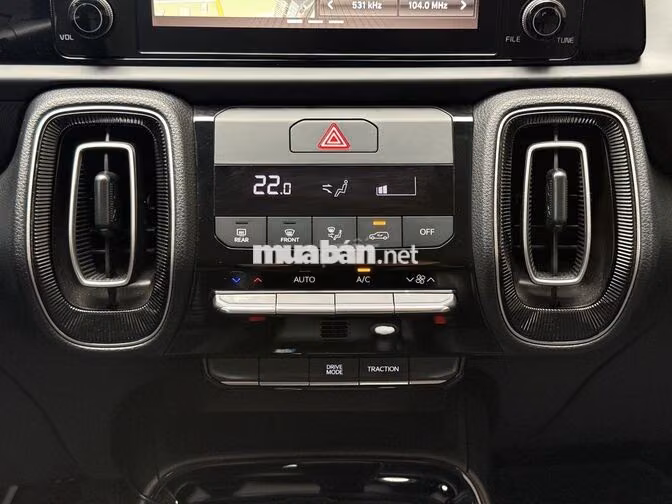 KIA SONET LUXURY 2024 – TRẮNG – ODO 16.000 KM ✅