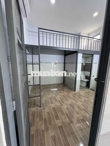 Phòng đẹp Đặng Thúc Vịnh, HM - Có máy lạnh - Gác cao chỉ 2tr8