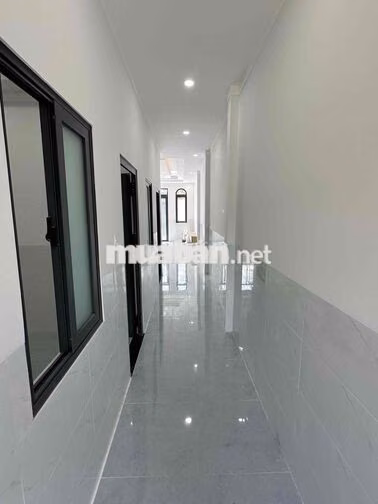 Nhà mới đẹp 5x23 dân đông kín, ngay cụm trường học và chợ An Tây